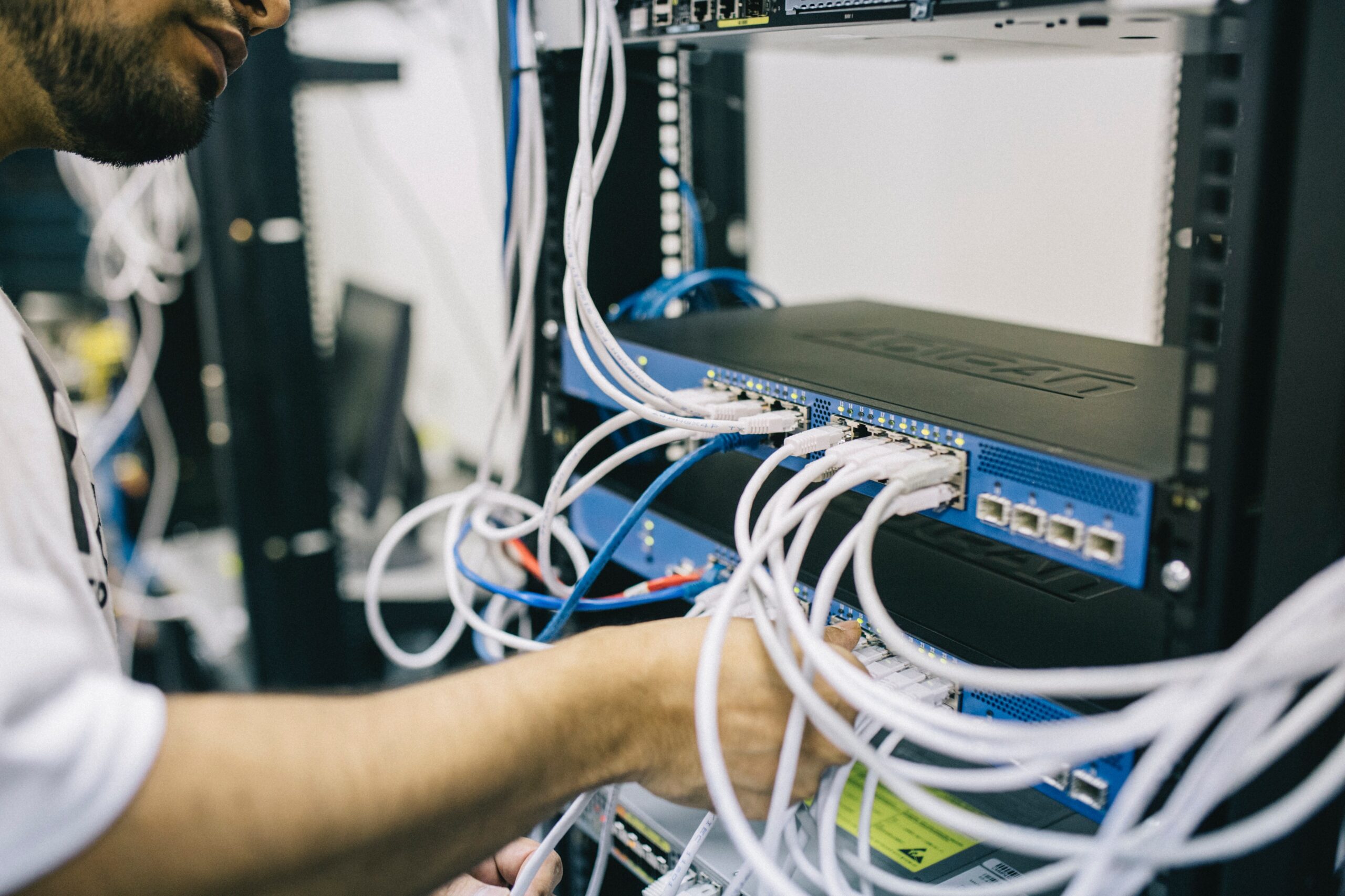pexels-field-engineer-442150 phone system in michigan